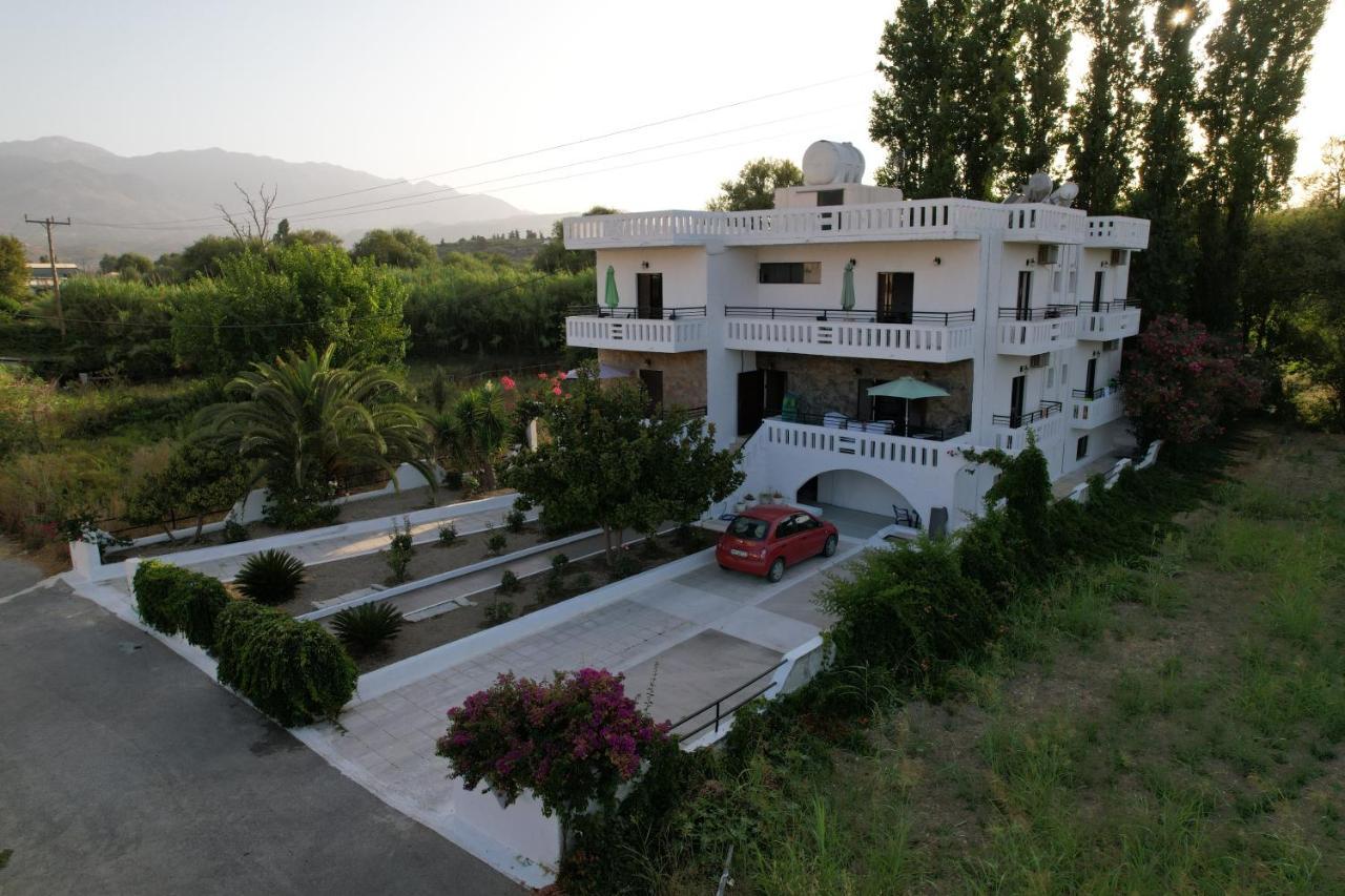 Zourpos Studios&Apartments Kalyves Exterior foto