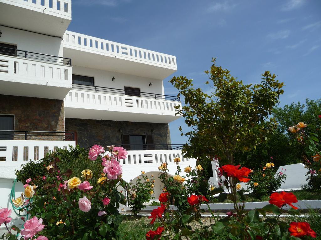 Zourpos Studios&Apartments Kalyves Exterior foto